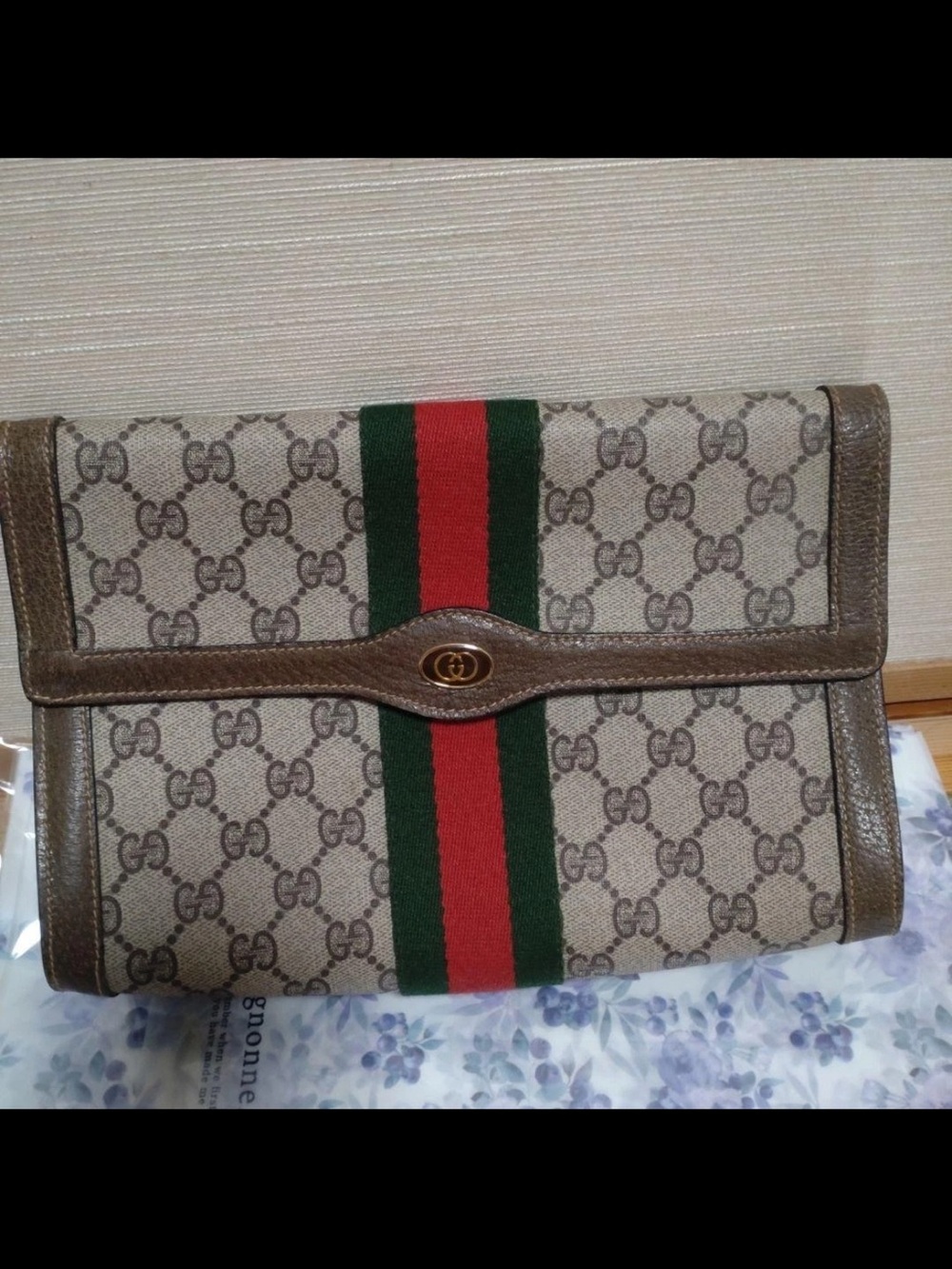 Gucci Beige GG Supreme Canvas Clutch with Red & Green Web